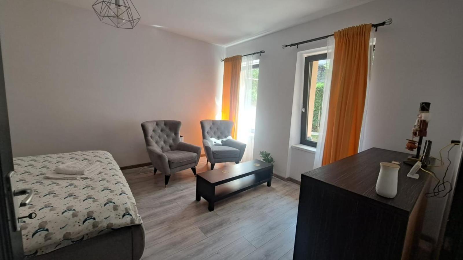Cosy Studio In The Heart Of Braşov Extérieur photo
