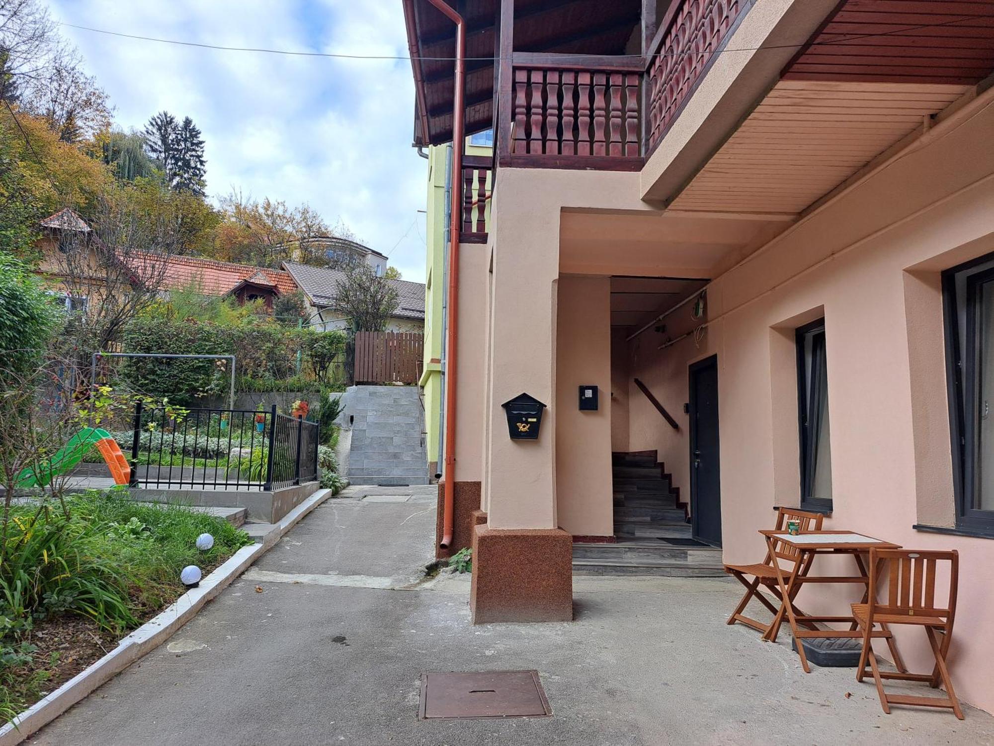 Cosy Studio In The Heart Of Braşov Extérieur photo